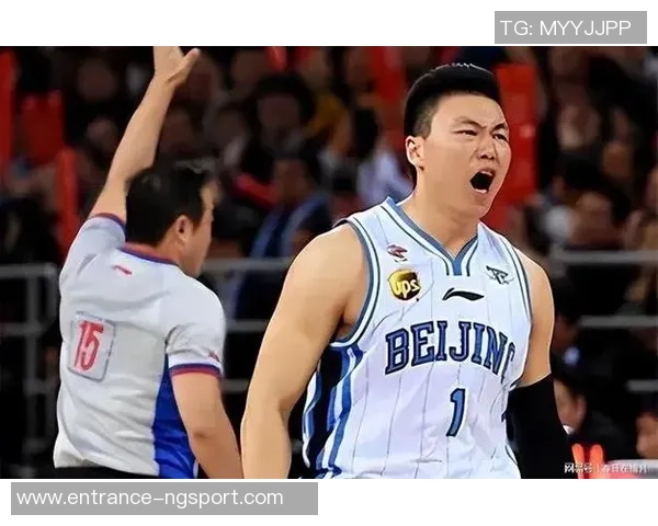 李根:从篮球场上的拼搏者到生活中的坚韧者的成长故事 李根:从篮球场上的拼搏者到生活中的坚韧者的成长故事